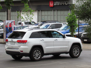 Jeep_Grand_Cherokee_3.6_Limited_2014_(11012973185) (1)