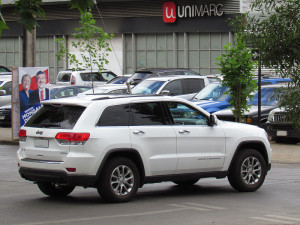 Jeep_Grand_Cherokee_3.6_Limited_2014_(11012973185) (1)