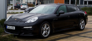 Porsche_Panamera_Diesel_(970,_Facelift)_–_Frontansicht,_3._März_2014,_Düsseldorf