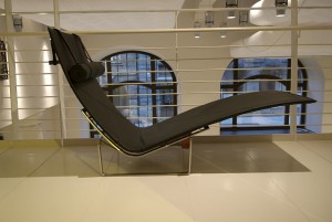800px-PK24_chaise_longue