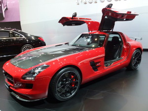 Mercedes-Benz,_SLS_AMG_GT_FINAL_EDITION,_Front_perspective_view,_at_TMS2013