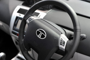 800px-steering_wheel_indica_ev