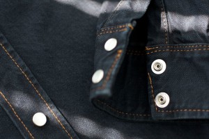 800px-Denim_jacket_cuff_closeup